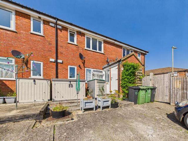Flat for sale in Chawton, Bolton Low Houses