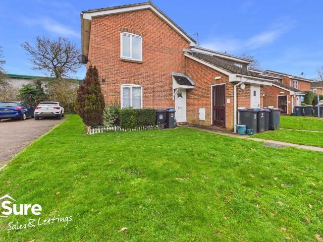 Flat for sale in Maylands, Pouchen End