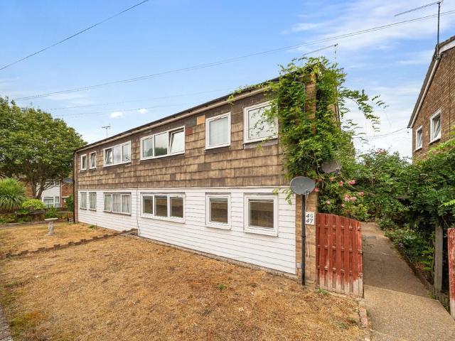 Flat for sale in Gravesend, Gravesham
