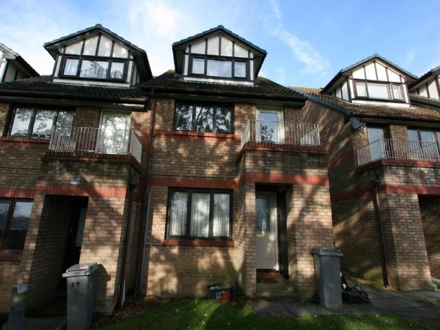 Flat for sale in Preston, Greater London
