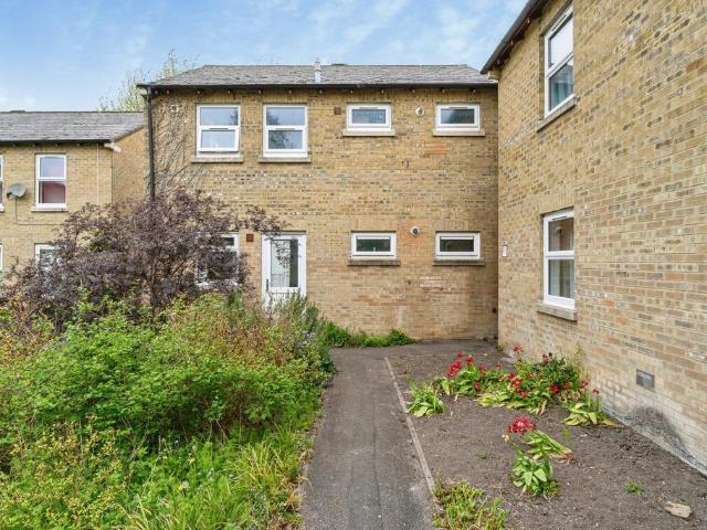 Flat for sale in Arbury, Cambridgeshire