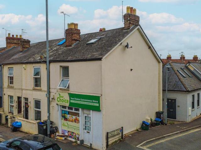 Flat for sale in Wellsprings, Rumwell