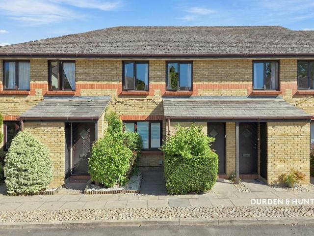 Flat for sale in Debden Green, Epping