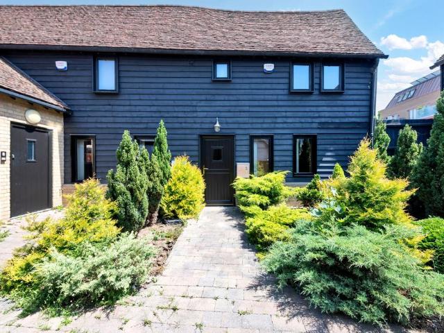 Flat for sale in King's Walden, Hertfordshire