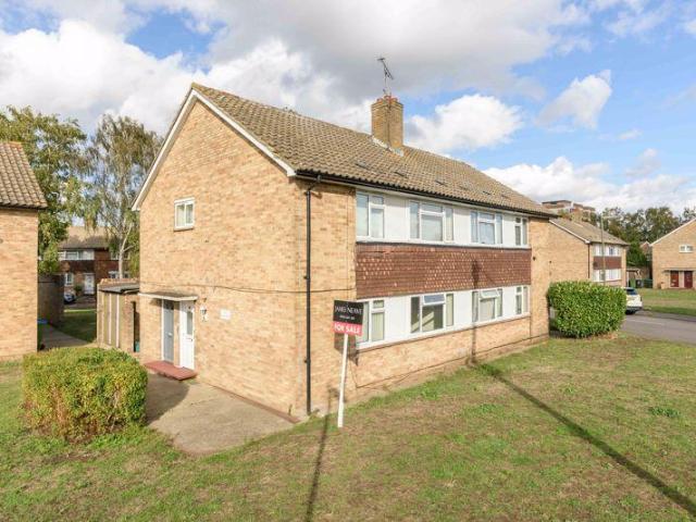 Flat for sale in Swallowfields, Blackhills