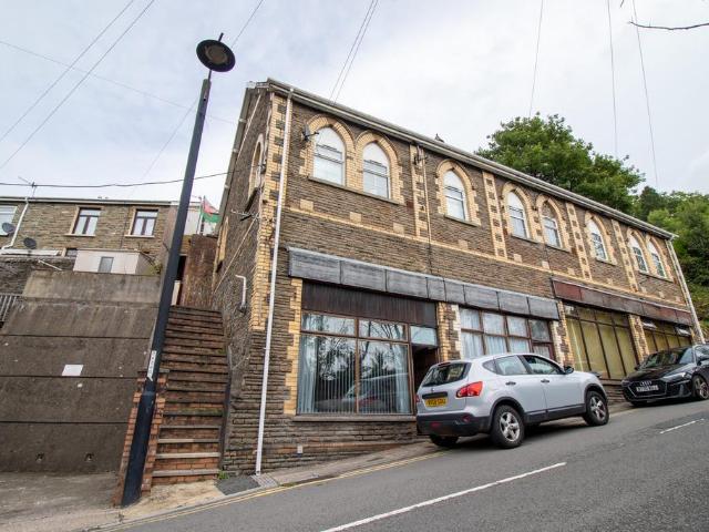 Flat for sale in Llanhilleth