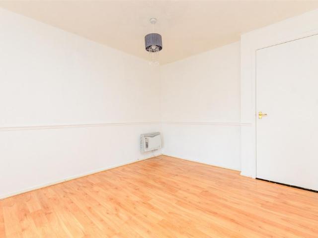 Flat for sale in Hamerton, Kent