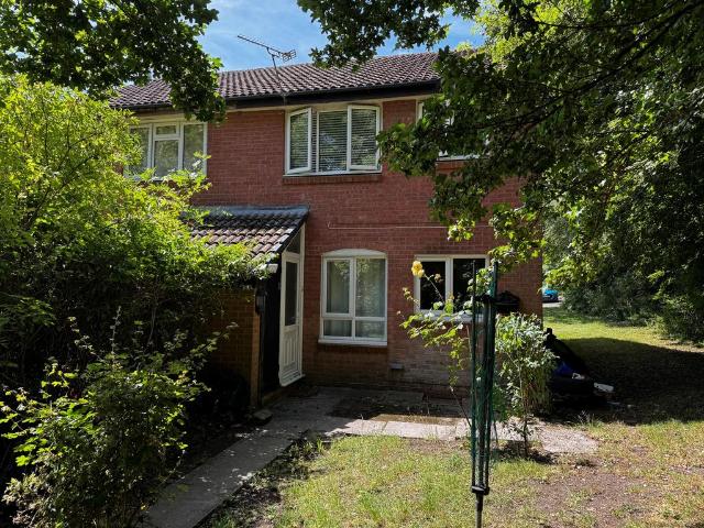 Flat for sale in Swindon