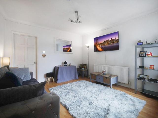 Flat for sale in Stanford-le-hope, Isle Of Man