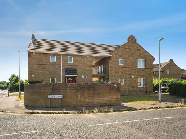 Flat for sale in Regent Quay, Oad Street
