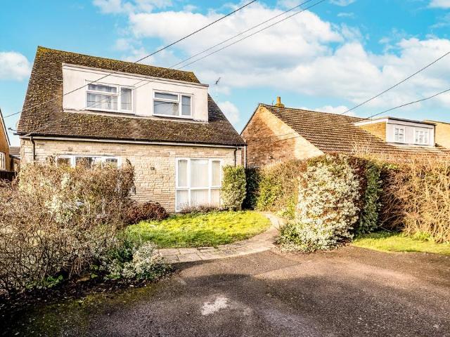 Flat for sale in Black Bourton, Oxfordshire