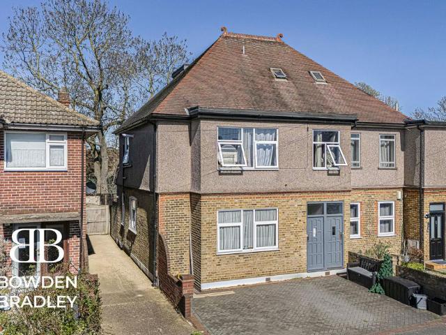 Flat for sale in Seven Kings, Isle Of Man