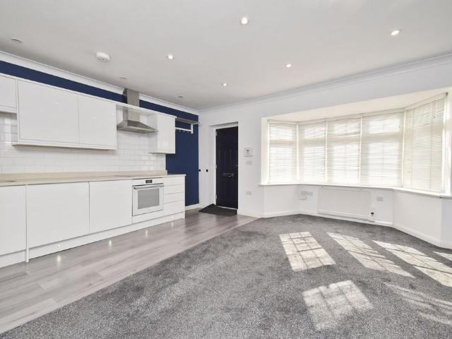 Flat for sale in West End, Blackhills