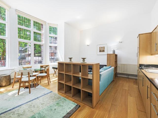 Flat for sale in Westminster, Victoria