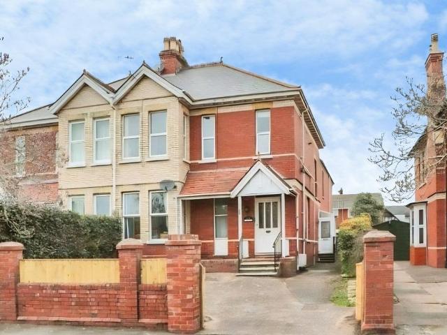 Flat for rent in Withycombe, Budlake