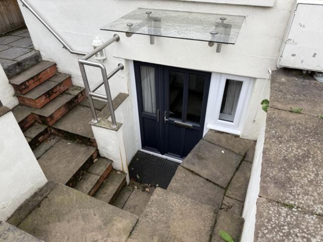 Flat for rent in Row Town, Surrey