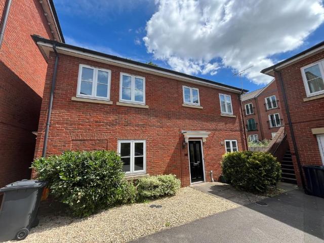 Flat for rent in Wotton, Gloucester
