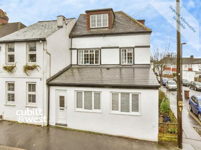 Flat for rent in London Borough of Croydon, Shirley