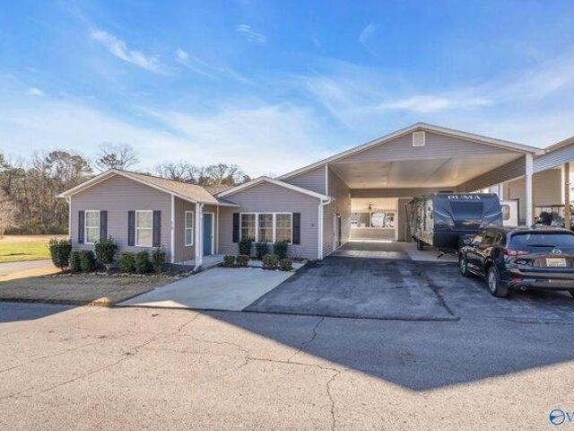 House for sale in Guntersville, Alabama