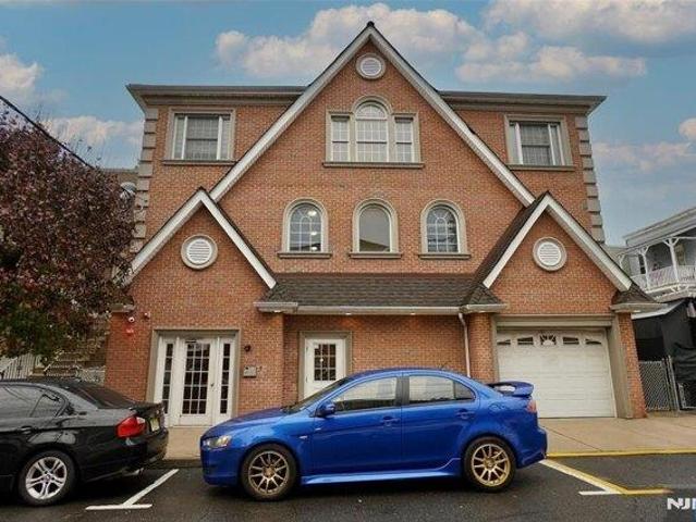 Condo for sale in Hudson, New Jersey