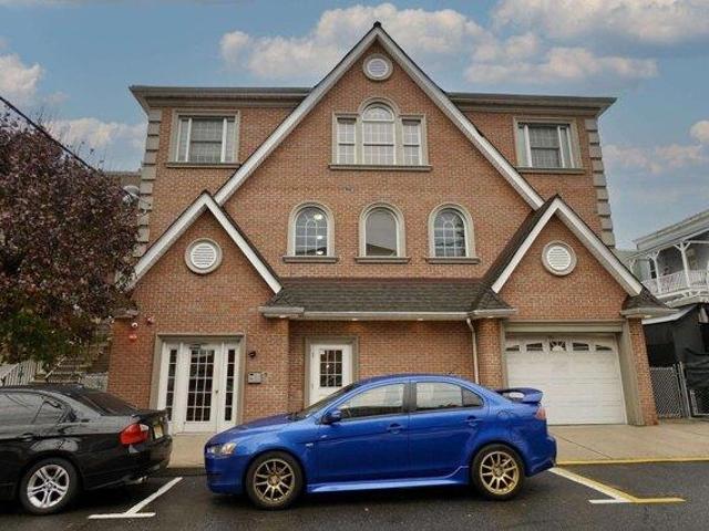 Condo for sale in Hudson, New Jersey