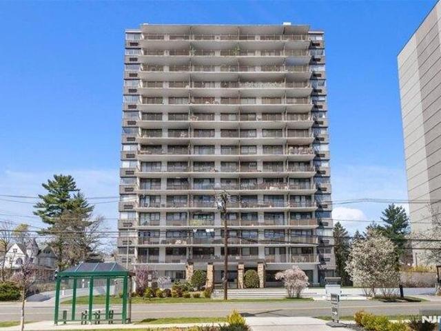 Condo for sale in Hackensack, New Jersey