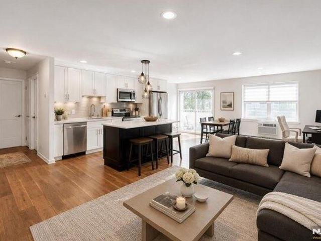 Condo for sale in Hackensack, New Jersey