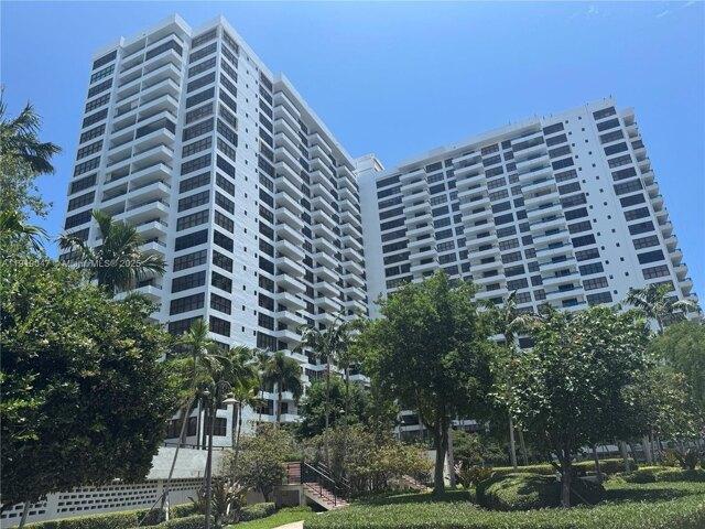 Condo for sale in Hallandale, Florida
