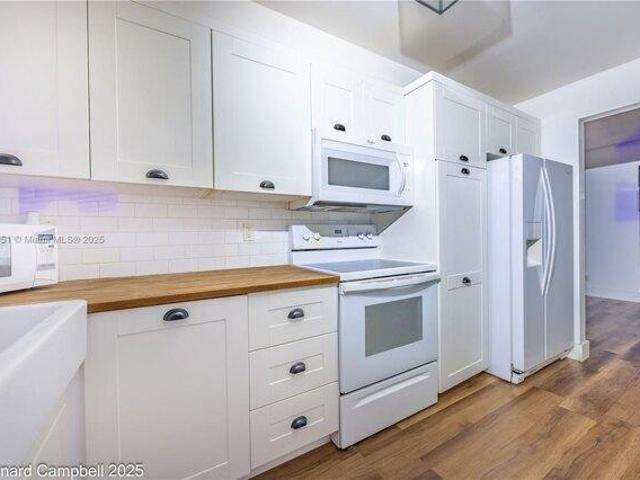 Condo for sale in Hallandale, Florida