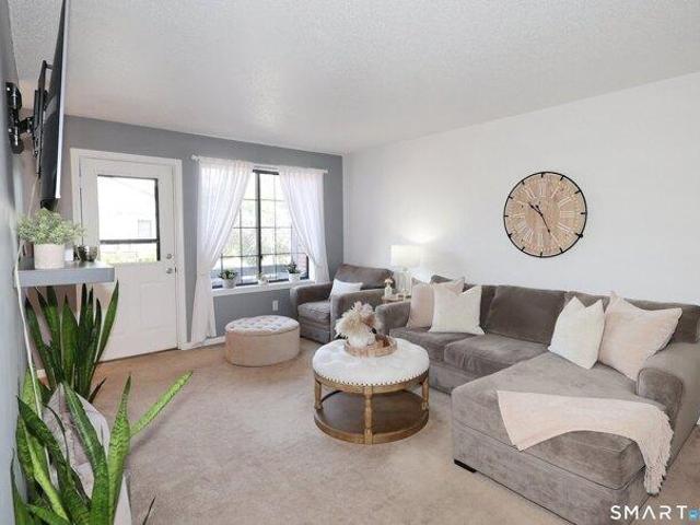 Condo for sale in Parkway Plaza, Hamden