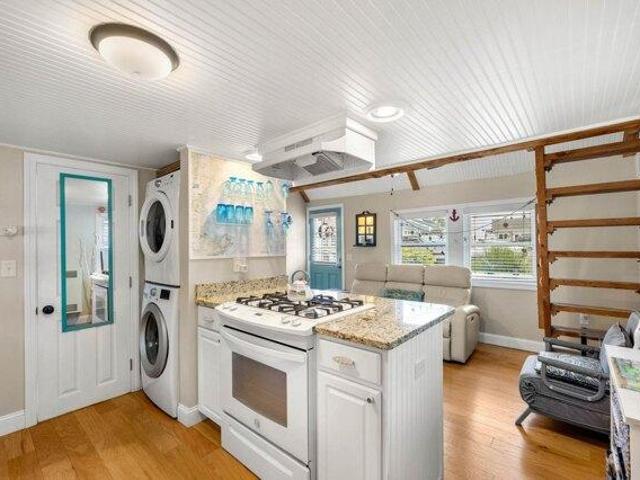 Condo for sale in Hampton, Rockingham County