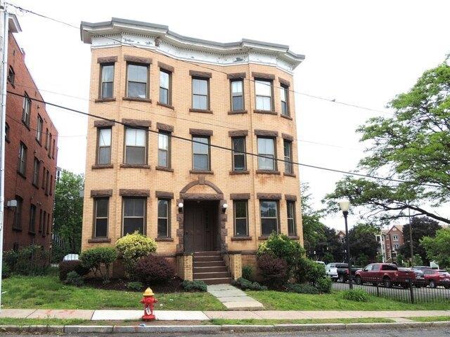 Condo for sale in Hartford
