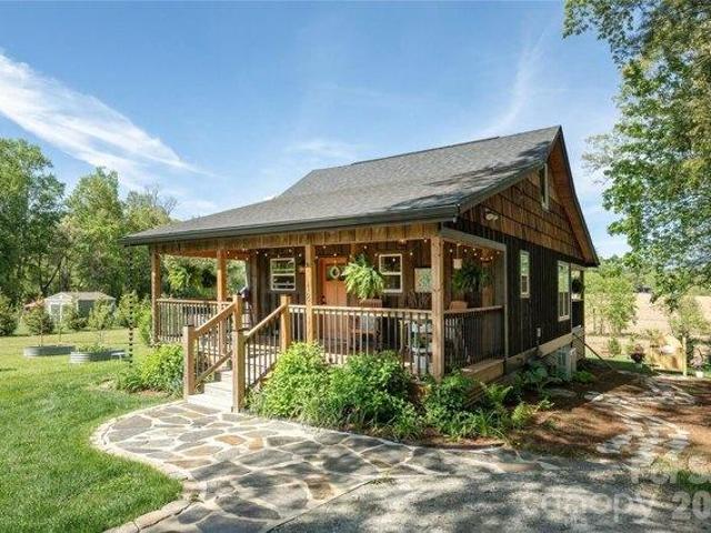 House for sale in Hendersonville, North Carolina