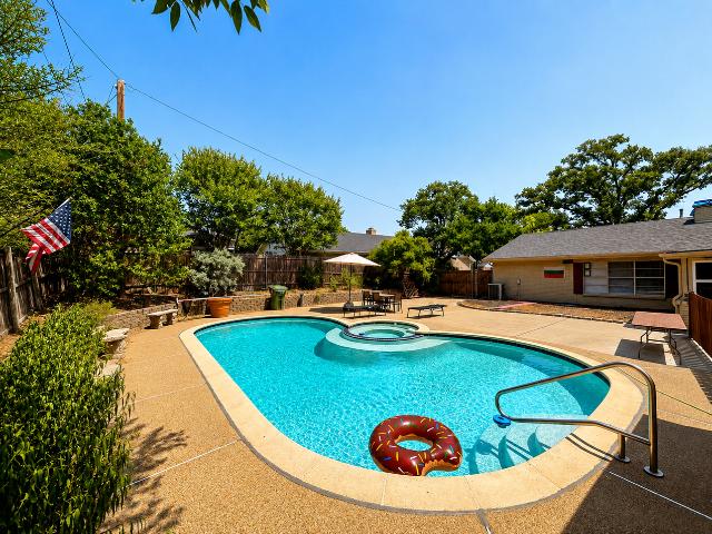 House for rent in Bedford, Texas