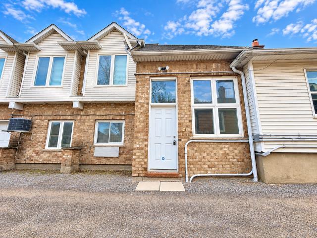 House for rent in St. Catharines, Golden Horseshoe