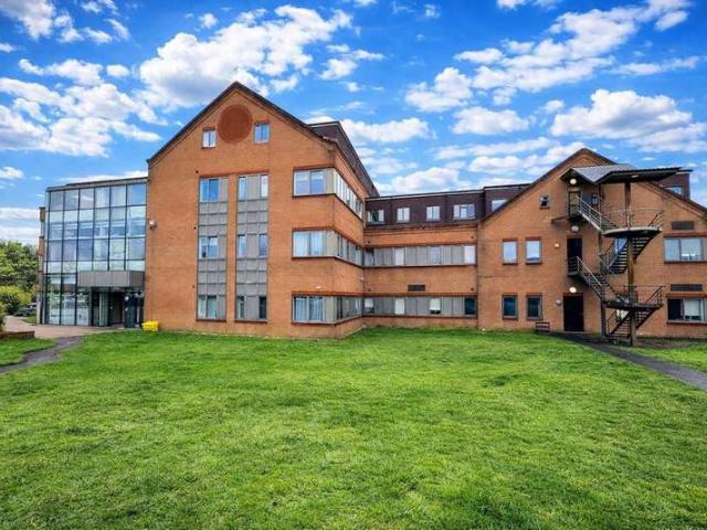 House for sale in Hart, Hampshire