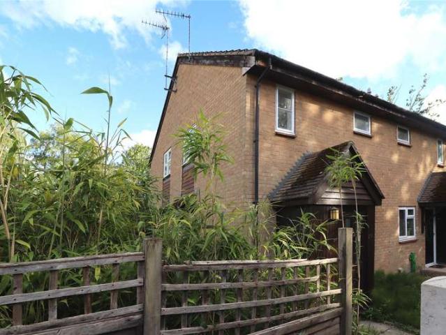 House for sale in Goldsworth Park, Woking