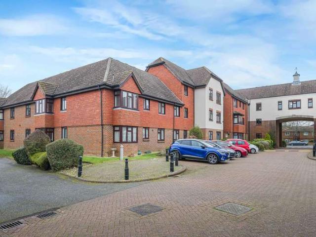 House for sale in Aperfield, Greater London
