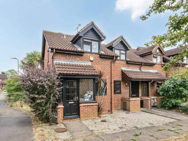 House for sale in Yeading, Greater London