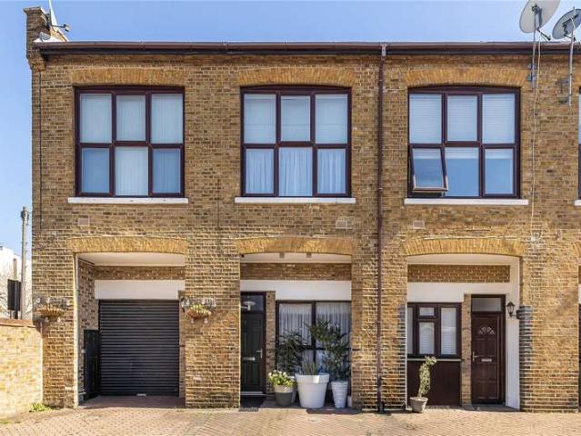 House for sale in Maryland, Greater London
