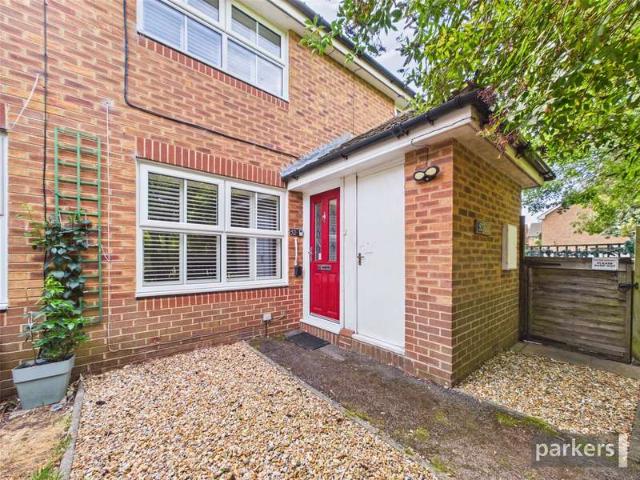House for sale in Woodley