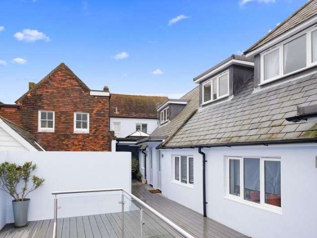 Flat for sale in Lewes, Iford