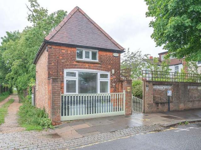 House for sale in Muswell Hill, Greater London
