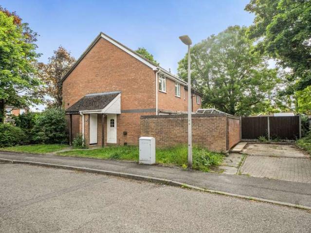 House for sale in Denham