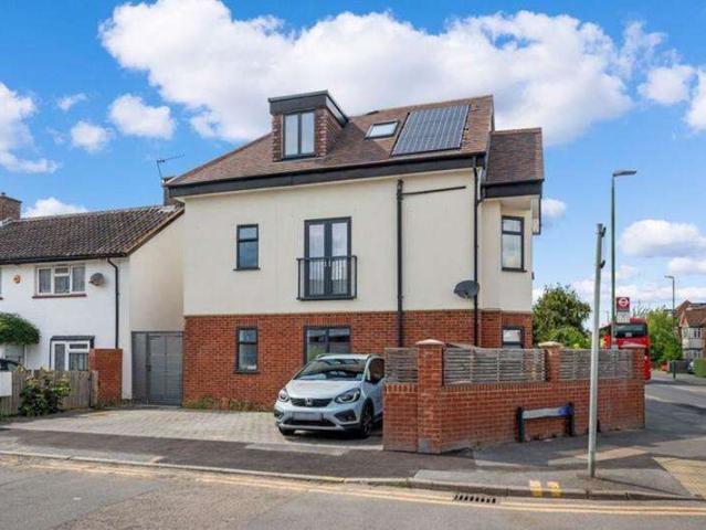 House for sale in Worcester Park, Greater London