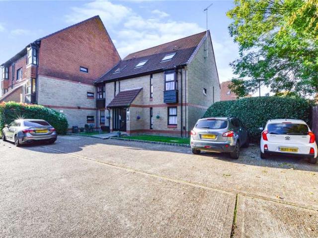 House for rent in Hook Heath, Woking