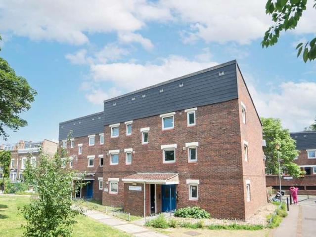 House for sale in Stoke Newington, Greater London