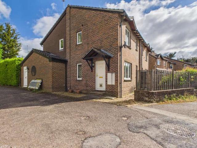 House for sale in Calcot, West Berkshire