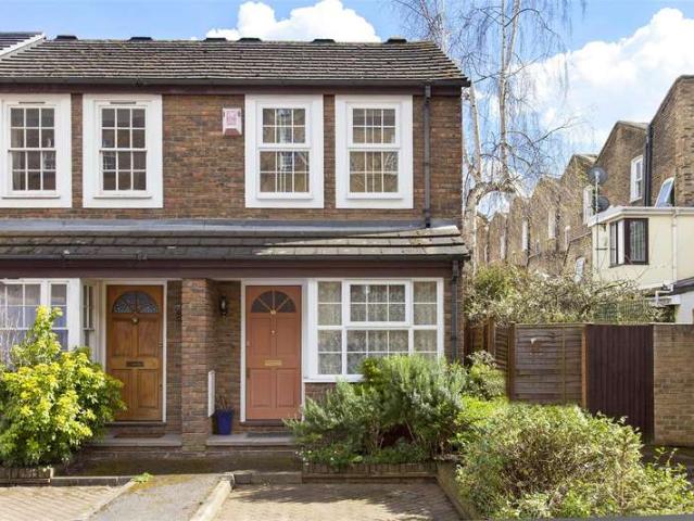 House for sale in West Kensington, Greater London