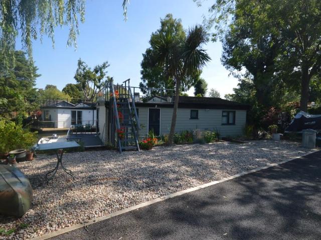 House for sale in Hampton, Greater London
